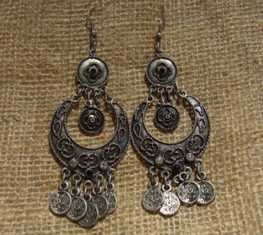 EARRING